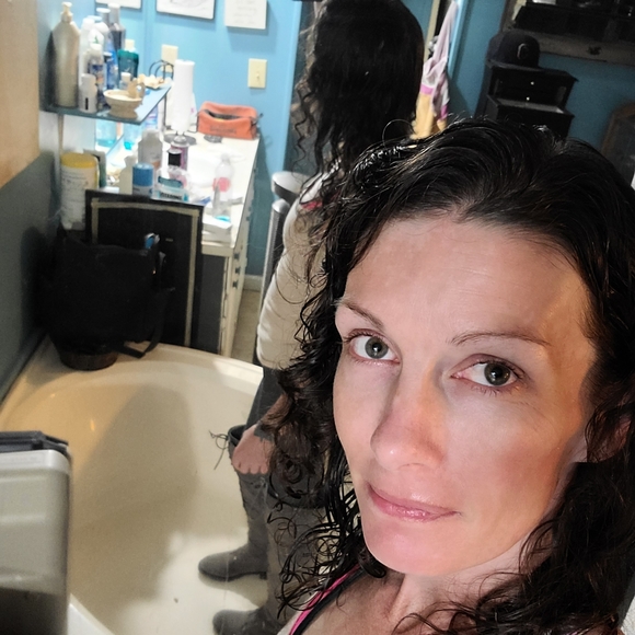 Meet your Posher, Brandy - Picture 1 of 2